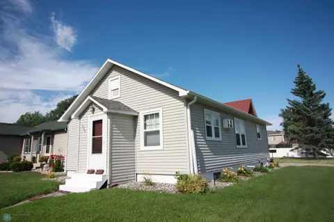 302 7th St N, Wahpeton, ND 58075