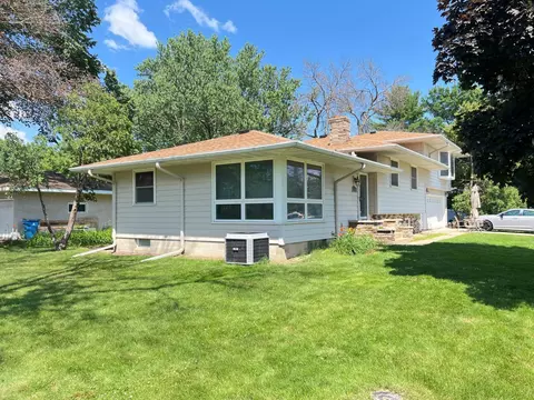 1615 Birch Lake Ave, White Bear Lake, MN 55110