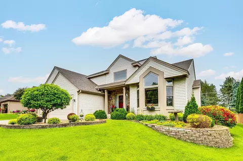 917 Hardwood Ave, Shoreview, MN 55126