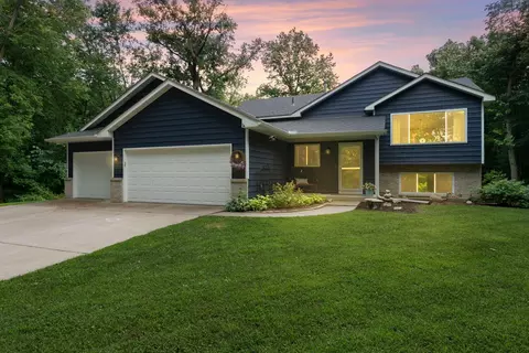 19025 30th St, Winsted, MN 55395