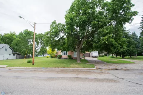 316 W 4th Ave S, Ada, MN 56510