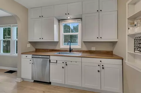 Kitchen - 2604 Clearwater Rd, Saint Cloud, MN 56301 photo 2 of 4
