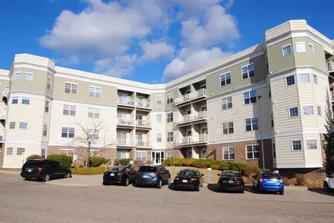114200 Hundertmark Rd #209, Chaska, MN 55318