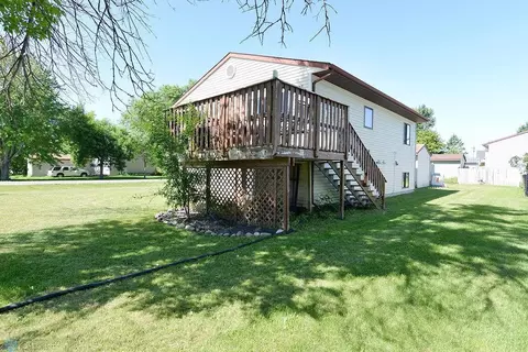 Exterior - 611 3rd St, Mapleton, ND 58059 photo 3 of 3