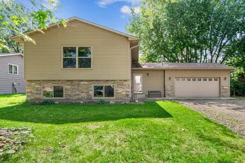 8993 Magnolia Ln N, Maple Grove, MN 55369