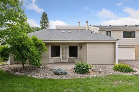 5433 Sanibel Dr, Minnetonka, MN 55343