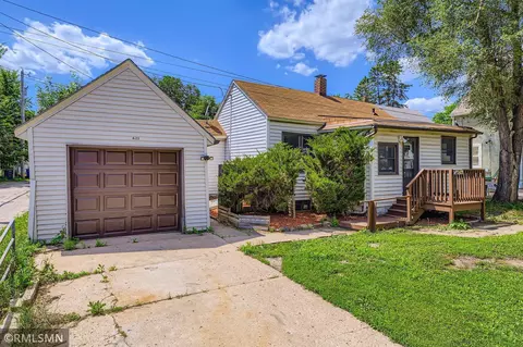 621 Victoria St N, Saint Paul, MN 55104