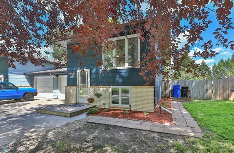 2558 Arrowhead Rd S, Fargo, ND 58103