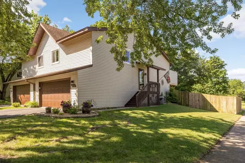 6700 Doriann Ct, Eden Prairie, MN 55346