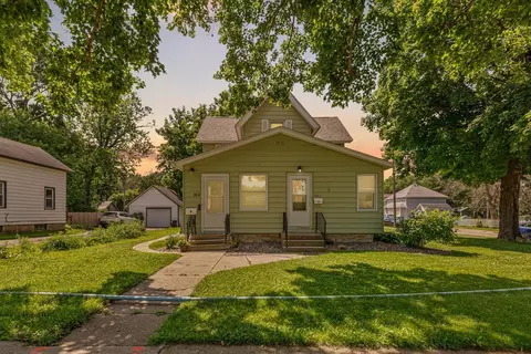 204 3rd Ave SW, Faribault, MN 55021