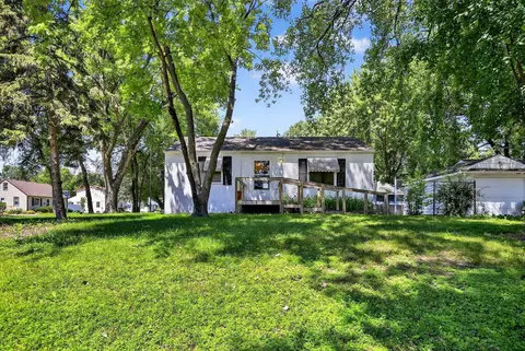 1550 E 84th St, Bloomington, MN 55425