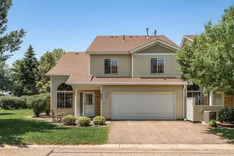 1906 Hemlock Pl, Hudson, WI 54016
