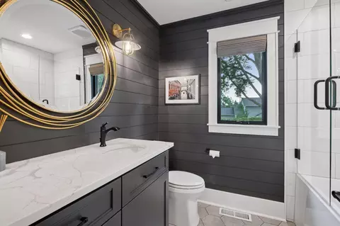 Bath - 5815 Howards Point Rd, Excelsior, MN 55331 photo 3 of 5