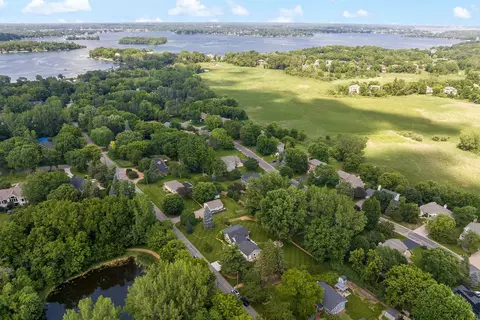 View/Area - 5815 Howards Point Rd, Excelsior, MN 55331 photo 4 of 7