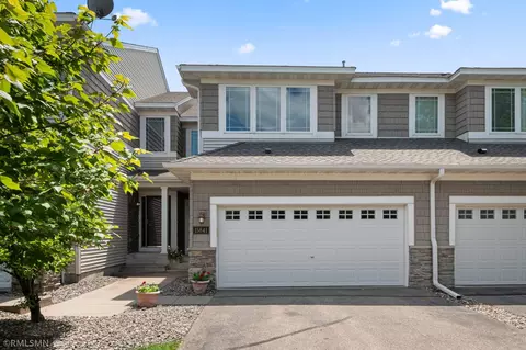 15841 Porchlight Ln, Eden Prairie, MN 55347