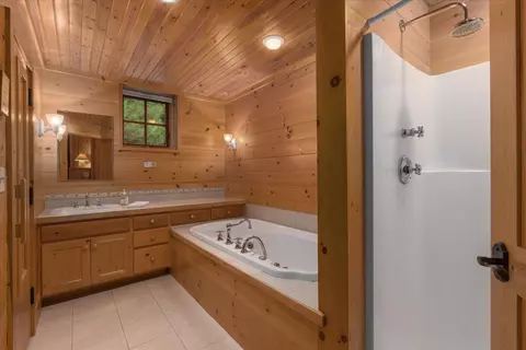 Bath - 13315 Aurora Dr, Ely, MN 55731 photo 6 of 7