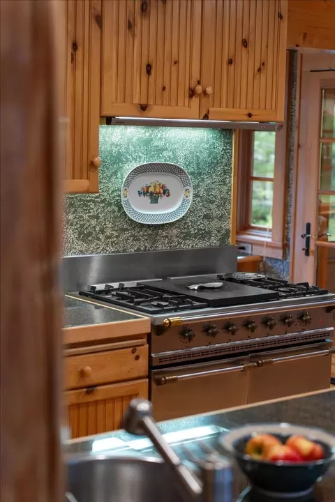 Kitchen - 13315 Aurora Dr, Ely, MN 55731 photo 2 of 6