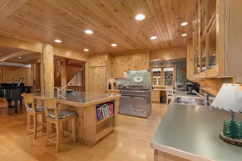 Kitchen - 13315 Aurora Dr, Ely, MN 55731 photo 4 of 6