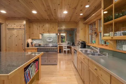 Kitchen - 13315 Aurora Dr, Ely, MN 55731 photo 6 of 6