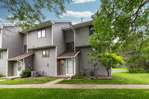 14 Elton Ridge Ct NW, Rochester, MN 55901