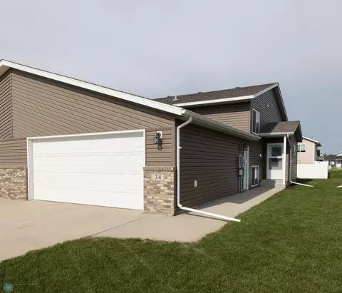 34 Cedar Dr, Mapleton, ND 58059