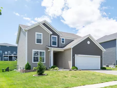 9049 Meadows Dr, Victoria, MN 55386