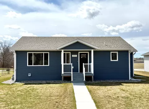2010 Nelson Dr, Thief River Falls, MN 56701
