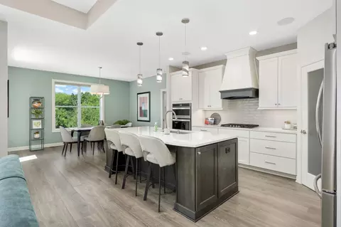 18113 Jurel Cir, Lakeville, MN 55044