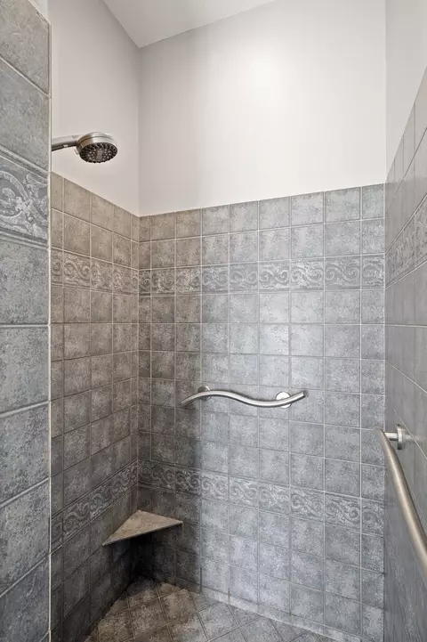 Bath - 6998 Kenmare Dr, Bloomington, MN 55438 photo 6 of 8