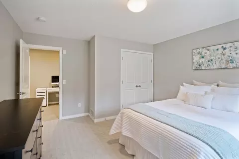 Bedroom - 6998 Kenmare Dr, Bloomington, MN 55438 photo 10 of 10