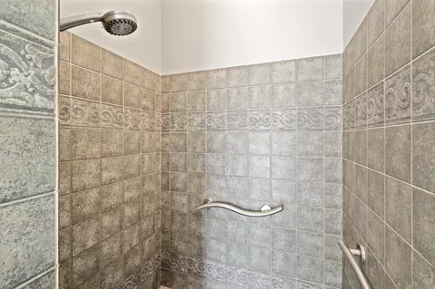 Bath - 6998 Kenmare Dr, Bloomington, MN 55438 photo 5 of 8