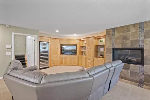 Living - 6998 Kenmare Dr, Bloomington, MN 55438 photo 6 of 8