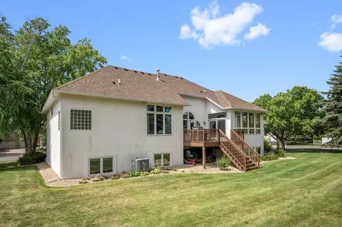 Exterior - 6998 Kenmare Dr, Bloomington, MN 55438 photo 6 of 15