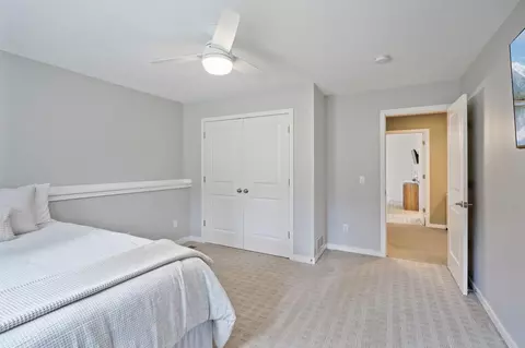 Bedroom - 6998 Kenmare Dr, Bloomington, MN 55438 photo 8 of 10