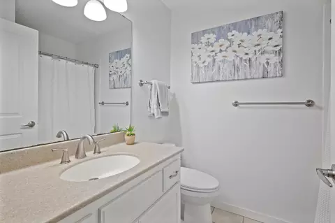 Bath - 6998 Kenmare Dr, Bloomington, MN 55438 photo 7 of 8