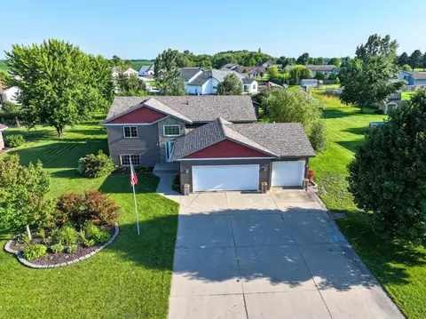 705 W Queen St, Osakis, MN 56360