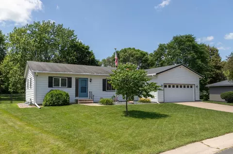 1460 Sunset Dr, Saint Charles, MN 55972