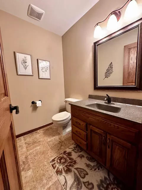Bath - 1201 Morningside Cir, Marshall, MN 56258 photo 1 of 7