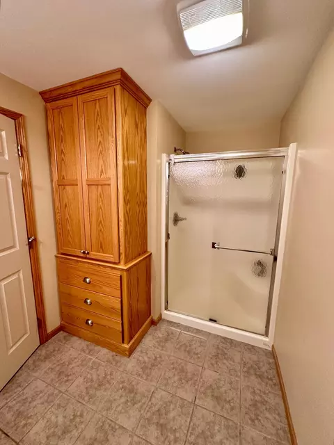 Bath - 1201 Morningside Cir, Marshall, MN 56258 photo 7 of 7