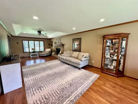 Living - 1201 Morningside Cir, Marshall, MN 56258 photo 2 of 5