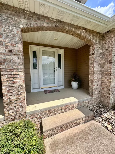 Exterior - 1201 Morningside Cir, Marshall, MN 56258 photo 2 of 3