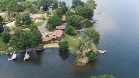 3170 Sandy Hook Dr, Roseville, MN 55113