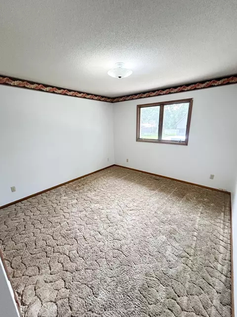 Bedroom - 428 16th St, Windom, MN 56101 photo 4 of 6