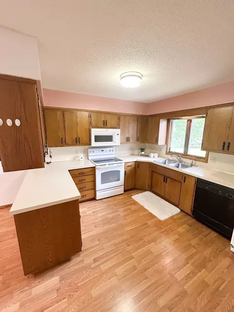 Kitchen - 428 16th St, Windom, MN 56101 photo 1 of 2