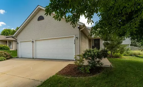4626 Savannah Dr NW, Rochester, MN 55901