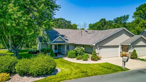 10 Cree Point Dr, Mankato, MN 56001