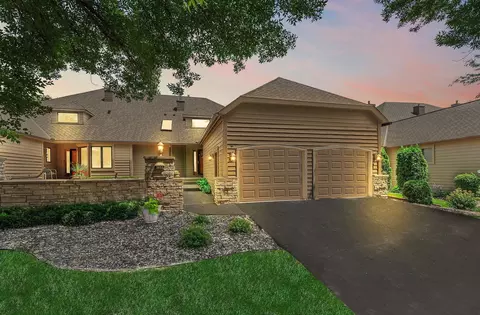 3653 Village Ct, Woodbury, MN 55125