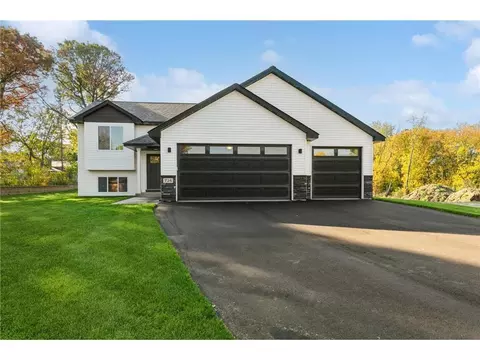 6006 Fuller Cir, Wyoming, MN 55092