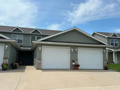 1829 Daniel Ln NE, Stewartville, MN 55976