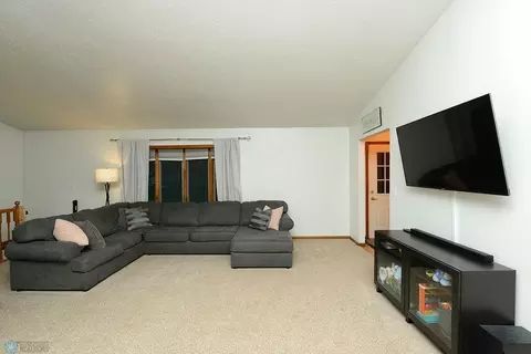 404 Ash Dr, Mooreton, ND 58061 photo 4